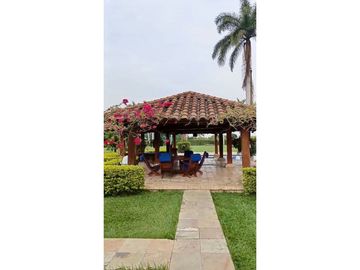Hermosa finca a puerta cerrada en venta - Rozo Palmira Valle Colombia