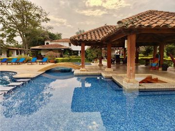 Hermosa finca a puerta cerrada en venta - Rozo Palmira Valle Colombia