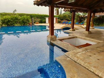 Hermosa finca a puerta cerrada en venta - Rozo Palmira Valle Colombia