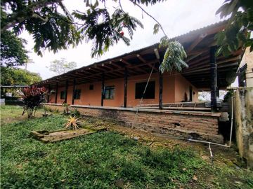 Se Vende Finca Pueblo Tapao Montenegro