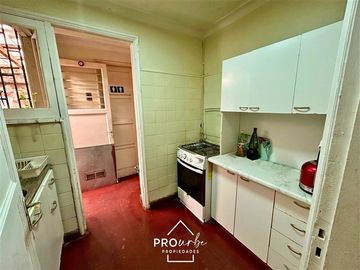 Casa en Venta en Casa para Remodelar Con Gran Terreno, a Pasos de Metro F. Castillo Velasco, La Reina