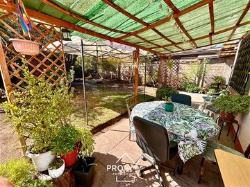 Casa en Venta en Casa para Remodelar Con Gran Terreno, a Pasos de Metro F. Castillo Velasco, La Reina