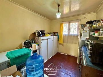 Casa en Venta en Casa para Remodelar Con Gran Terreno, a Pasos de Metro F. Castillo Velasco, La Reina