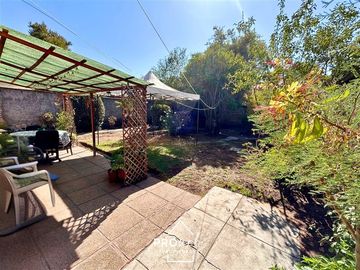 Casa en Venta en Casa para Remodelar Con Gran Terreno, a Pasos de Metro F. Castillo Velasco, La Reina