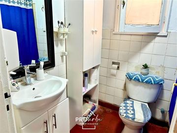 Casa en Venta en Casa para Remodelar Con Gran Terreno, a Pasos de Metro F. Castillo Velasco, La Reina