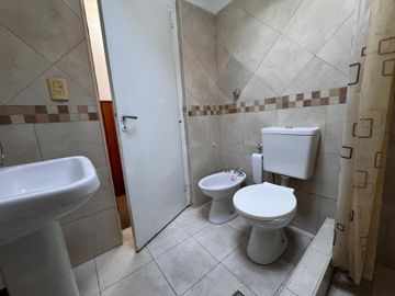 Casa PH 3 amb en alquiler Temperley , patio jardín