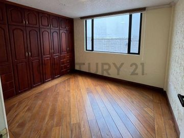 Acogedora Suit en Venta sector Sangolqui