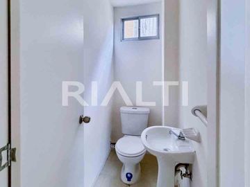 Casa VIP en venta de oportunidad - Av. Simón Bolívar