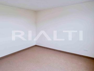 Casa VIP en venta de oportunidad - Av. Simón Bolívar