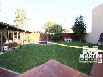 Impecable chalet de 5 ambientes con jardín - Victoria, frente a Fate