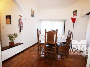 Impecable chalet de 5 ambientes con jardín - Victoria, frente a Fate