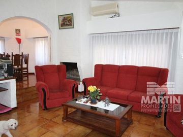 Impecable chalet de 5 ambientes con jardín - Victoria, frente a Fate