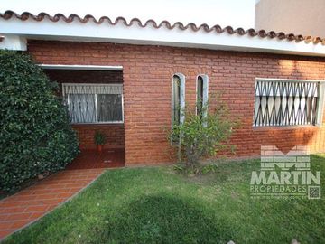 Impecable chalet de 5 ambientes con jardín - Victoria, frente a Fate