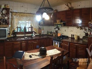Excelente casa 3 dormitorios jardin cochera