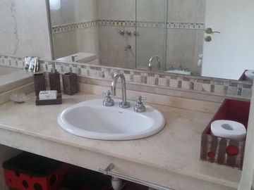 Excelente chalet en los alamos, con piscina climatizada - Pinamar