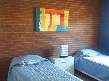 Excelente chalet en los alamos, con piscina climatizada - Pinamar