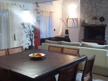 Excelente chalet en los alamos, con piscina climatizada - Pinamar