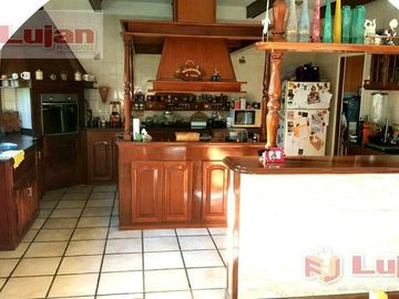Casa - Villa Luro