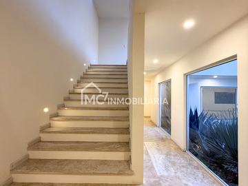 Casa en El Campanario en VENTA y RENTA