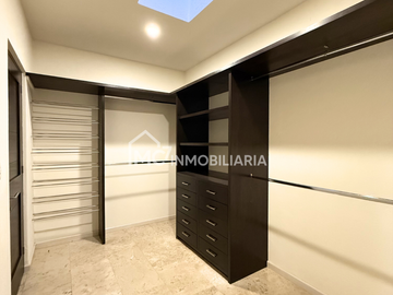 Casa en El Campanario en VENTA y RENTA