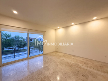 Casa en El Campanario en VENTA y RENTA