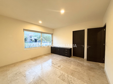 Casa en El Campanario en VENTA y RENTA