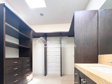 Casa en el Campanario en Renta y Venta