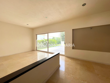 Casa en el Campanario en Renta y Venta