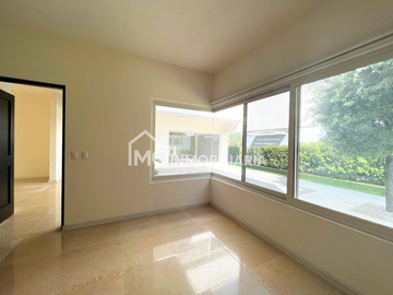 Casa en el Campanario en Renta y Venta