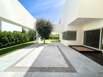 Casa en el Campanario en Renta y Venta