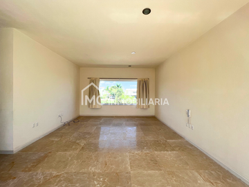 Casa en el Campanario en Renta y Venta