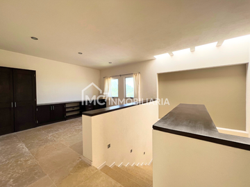 Casa en el Campanario en Renta y Venta