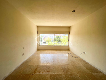 Casa en el Campanario en Renta y Venta