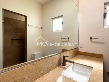 Casa en el Campanario en Renta y Venta