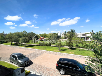 Casa en el Campanario en Renta y Venta
