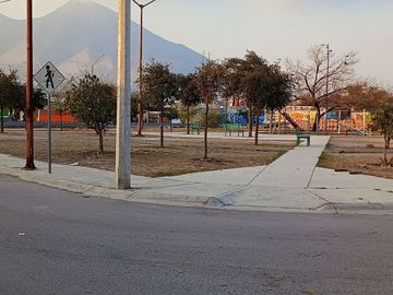 CASA EN VENTA EN PRADERAS DE SAN FRANCISCO - ESCOBEDO, NL