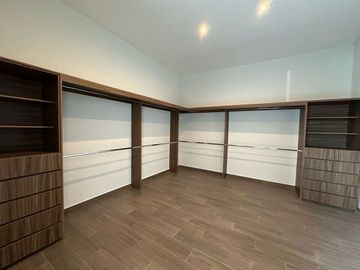 CASA EN VENTA EN BOSQUES DE LAS MISIONES  CARRETERA NACIONAL SANTI