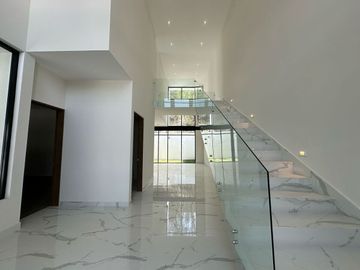 CASA EN VENTA EN BOSQUES DE LAS MISIONES  CARRETERA NACIONAL SANTI