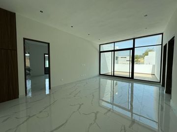 CASA EN VENTA EN BOSQUES DE LAS MISIONES  CARRETERA NACIONAL SANTI