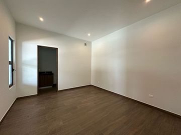 CASA EN VENTA EN BOSQUES DE LAS MISIONES  CARRETERA NACIONAL SANTI