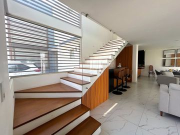 Casa en Venta en Metepec con Roof Garden a 2 min de Av Las Torres