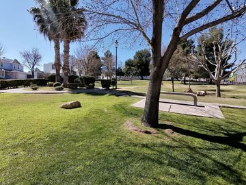Lomas del valle casa en dos plantas con recamara en planta baja y alberca