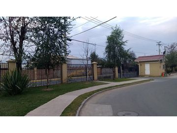Venta casa 3D 2B 2E en Condominio Portal de Calle Larga