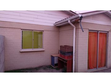 Venta casa 3D 2B 2E en Condominio Portal de Calle Larga