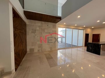 CASA EN VENTA EN LOMA LINDA