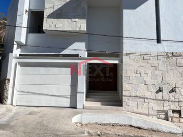 CASA EN VENTA EN LOMA LINDA
