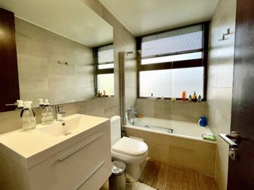 Venta Departamento 3 dormitorios 3 baños 3 box Vitacura/ Croata