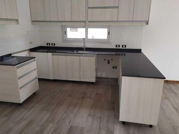 Casa en Venta frente a la plaza de juegos, 3 dormitorios. Barrio Cerrado San Matias, Escobar