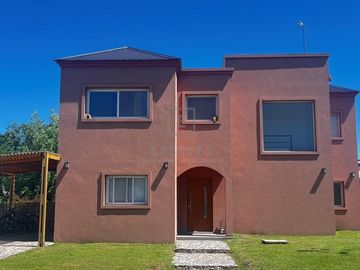 Casa en Venta frente a la plaza de juegos, 3 dormitorios. Barrio Cerrado San Matias, Escobar