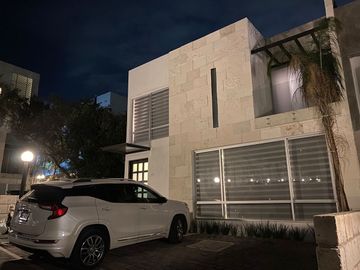 Hermosa casa en venta Residencial Espíritu Santo